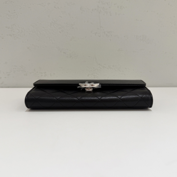 샤넬 CC로고 은장 그레인 플랩 장지갑 31번대 새상품 A84426