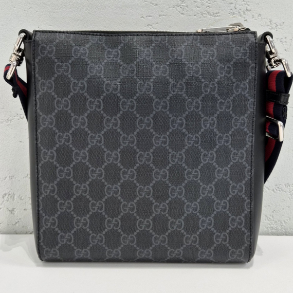 구찌 GG 블랙 수프림 스몰 메신저 크로스백 523599