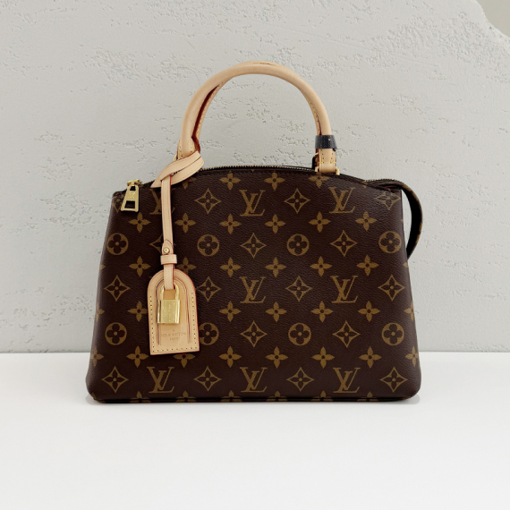 루이비통 모노그램 쁘띠뜨 팔레 PM 토트백 내장칩 전시상품급 M45900