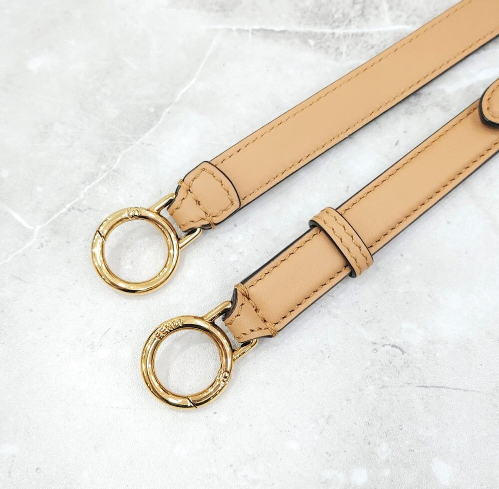 [럭스유] 펜디 피카부 I SEE U 미디움 백