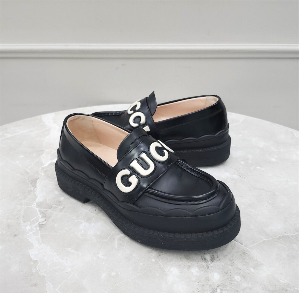 [럭스유] 35.5 / 구찌 블랙 메탈릭 로고 로퍼