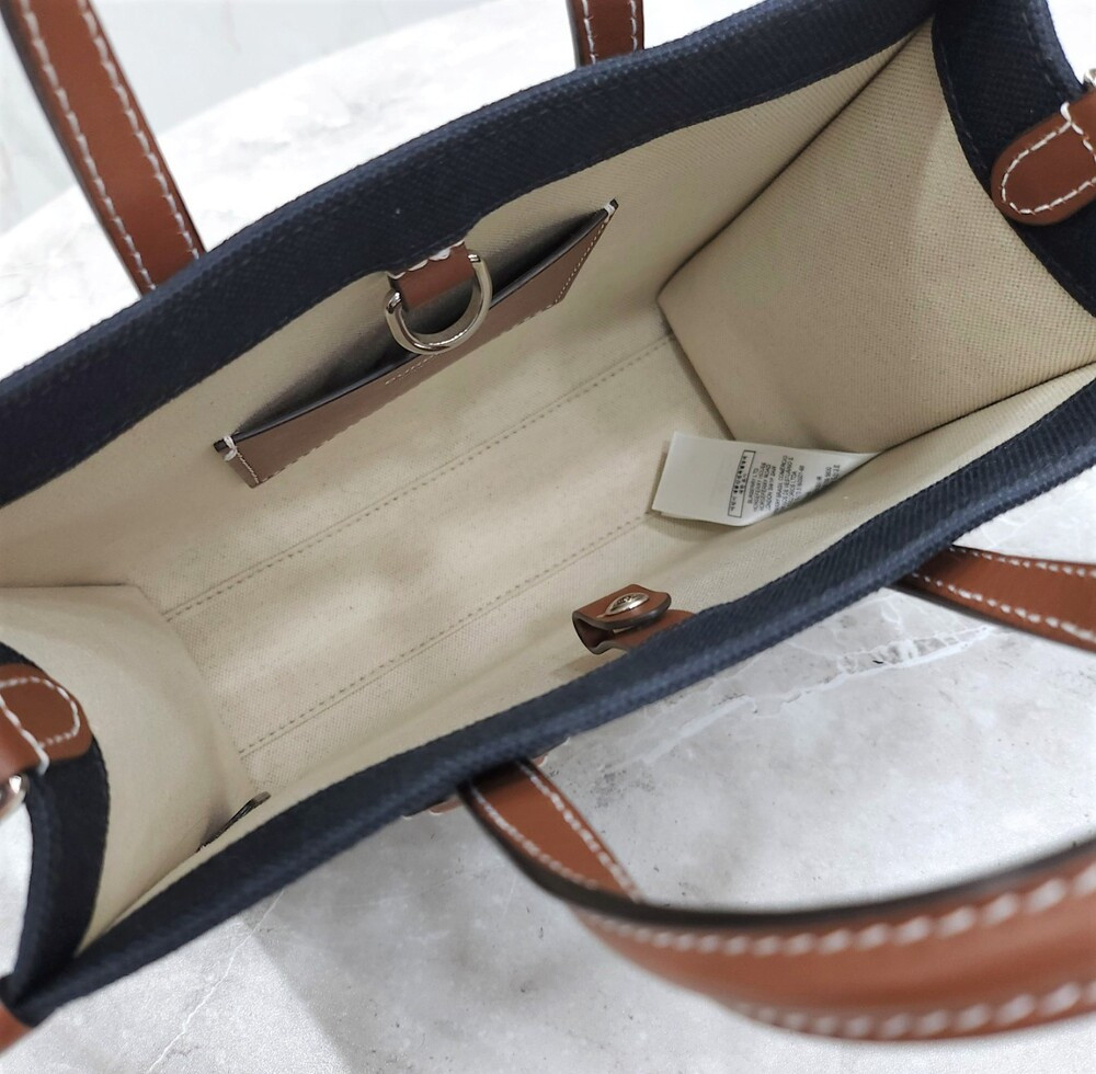 [럭스유] 버버리 미니 프레야 토트백 8055749