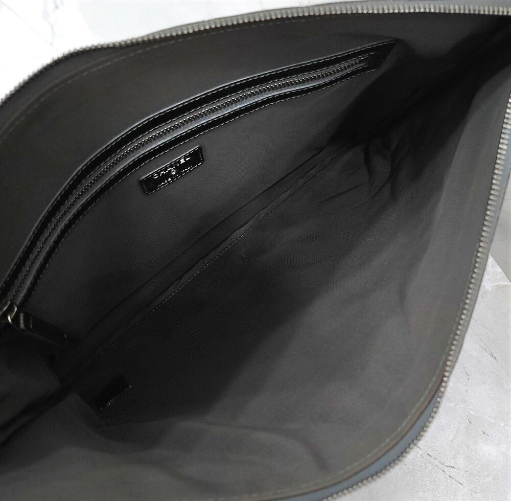 [럭스유] 샤넬 클래식 라지 파우치 그레인 카프스킨 A82552