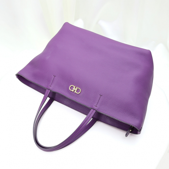 Ferragamo(페라가모) 21 D766 퍼플 카프스킨 금장 간치니 바이스 쇼퍼 숄더백