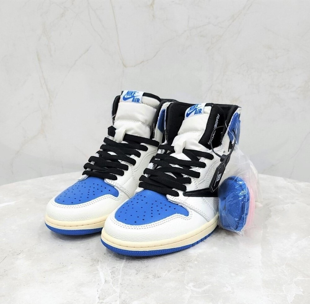 [럭스유] UK7 / 나이키 X 트래비스 스캇 프라그먼트 조던1 하이OG