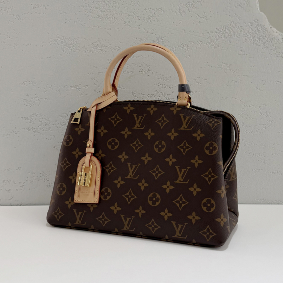 루이비통 모노그램 쁘띠뜨 팔레 PM 토트백 내장칩 전시상품급 M45900