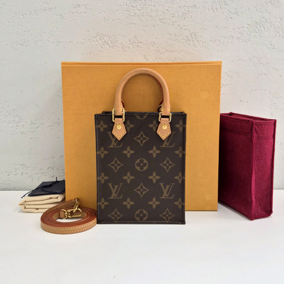 루이비통 모노그램 쁘띠 삭플라 크로스백 M81295