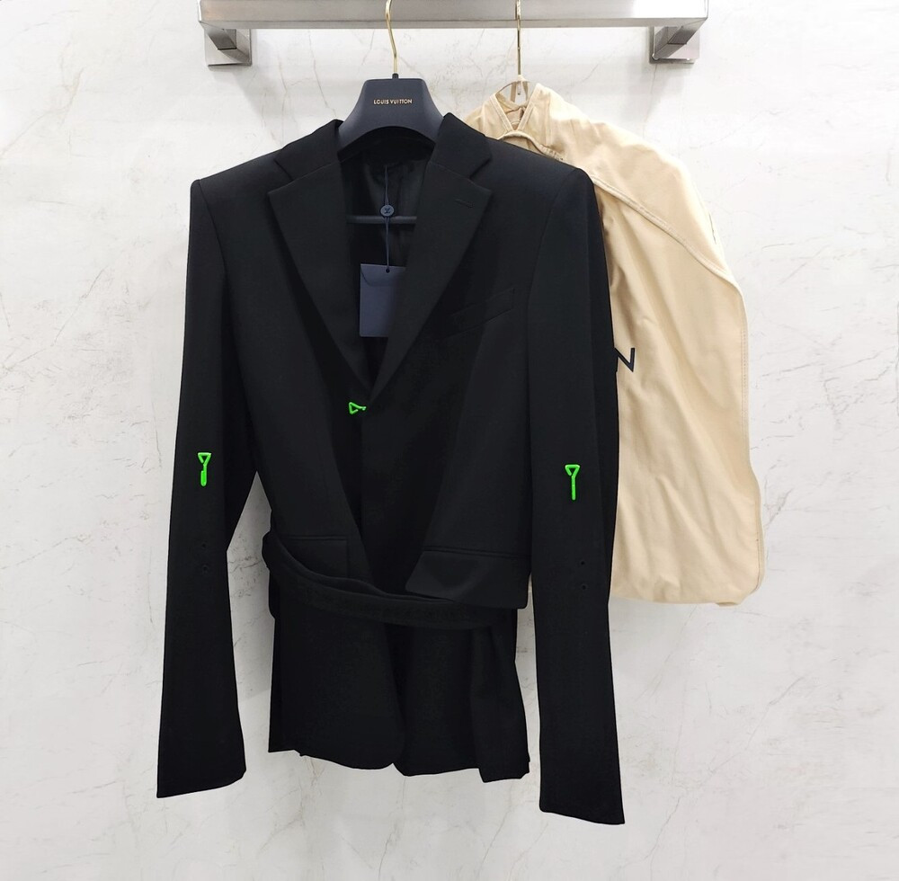 [럭스유] (새상품) 52 / 루이비통 후크 벨티드 싱글 자켓