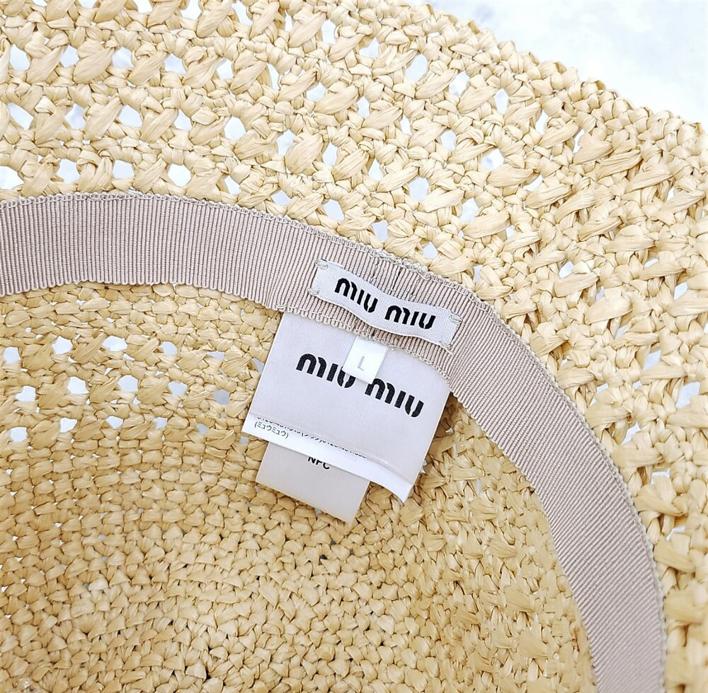 [럭스유] (새상품) 미우미우 로고 라피아 버킷햇 L 5HC287