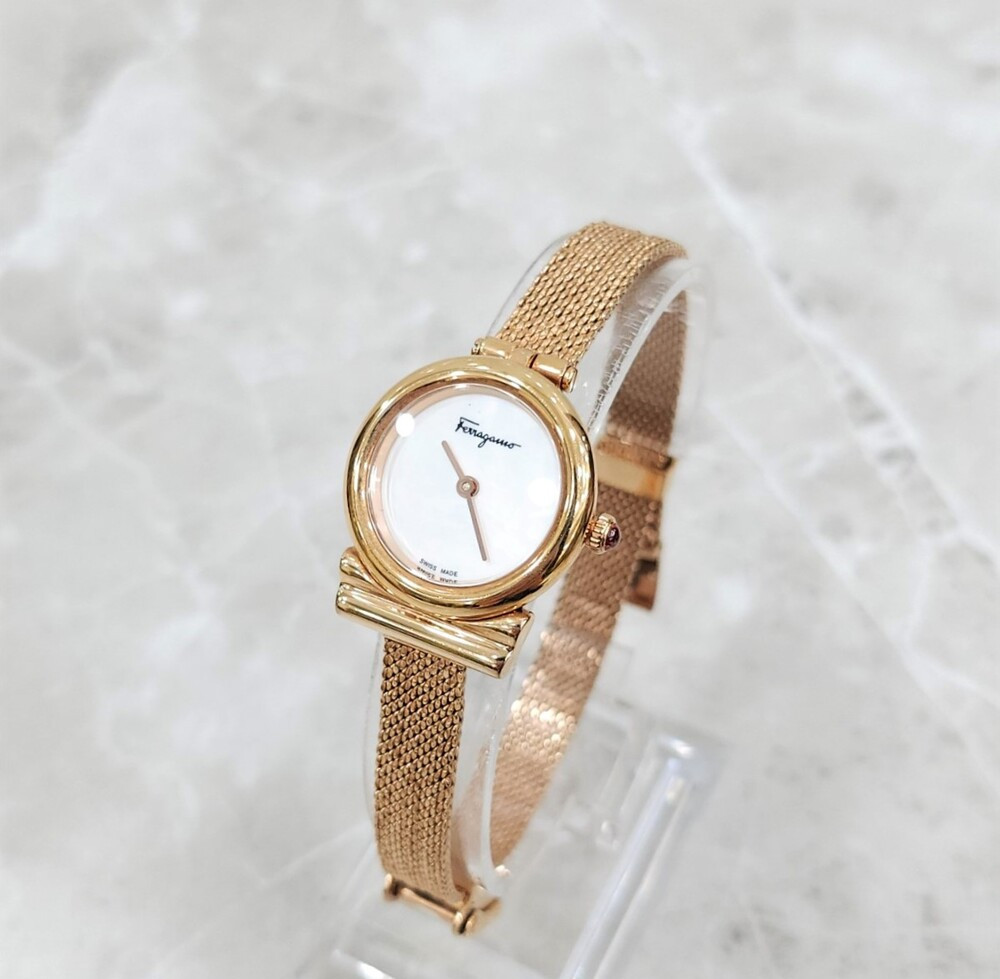 [럭스유] 페라가모 간치니 여성 시계 22mm SFIK00919