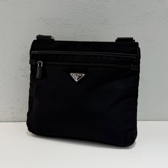 프라다 나일론 삼각로고 크로스백 2VH251