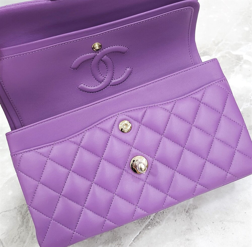 [럭스유] (새상품) 샤넬 클래식 스몰 플랩백 퍼플 샴페인골드 A01113