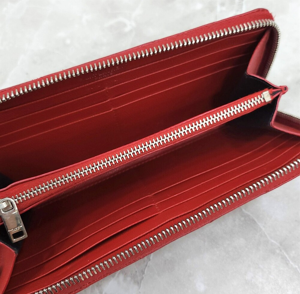 [럭스유] 생로랑 모노그램 마틀라세 레더 지퍼 장지갑