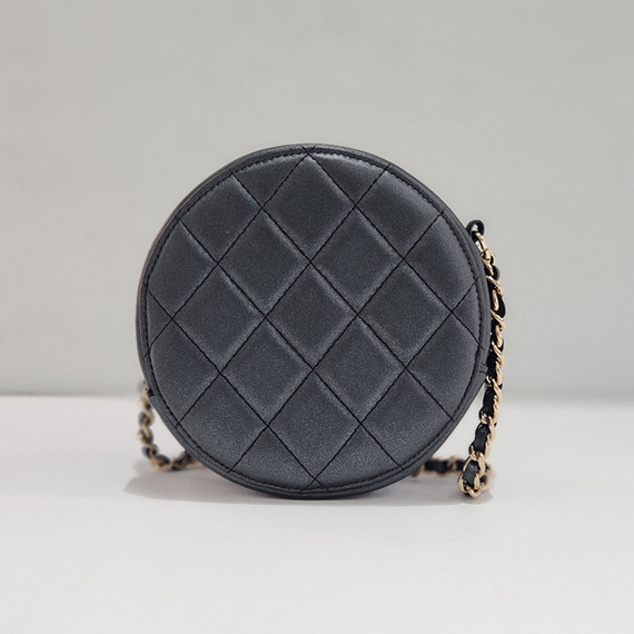 샤넬 램스킨 진주장식 체인 탬버린 동그리백 30번대