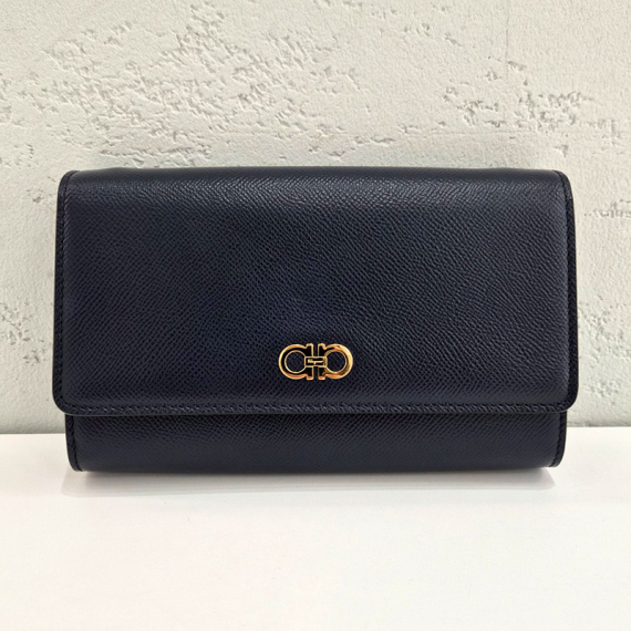 페레가모 간치니 미니 체인 크로스백 네이비 22-0017