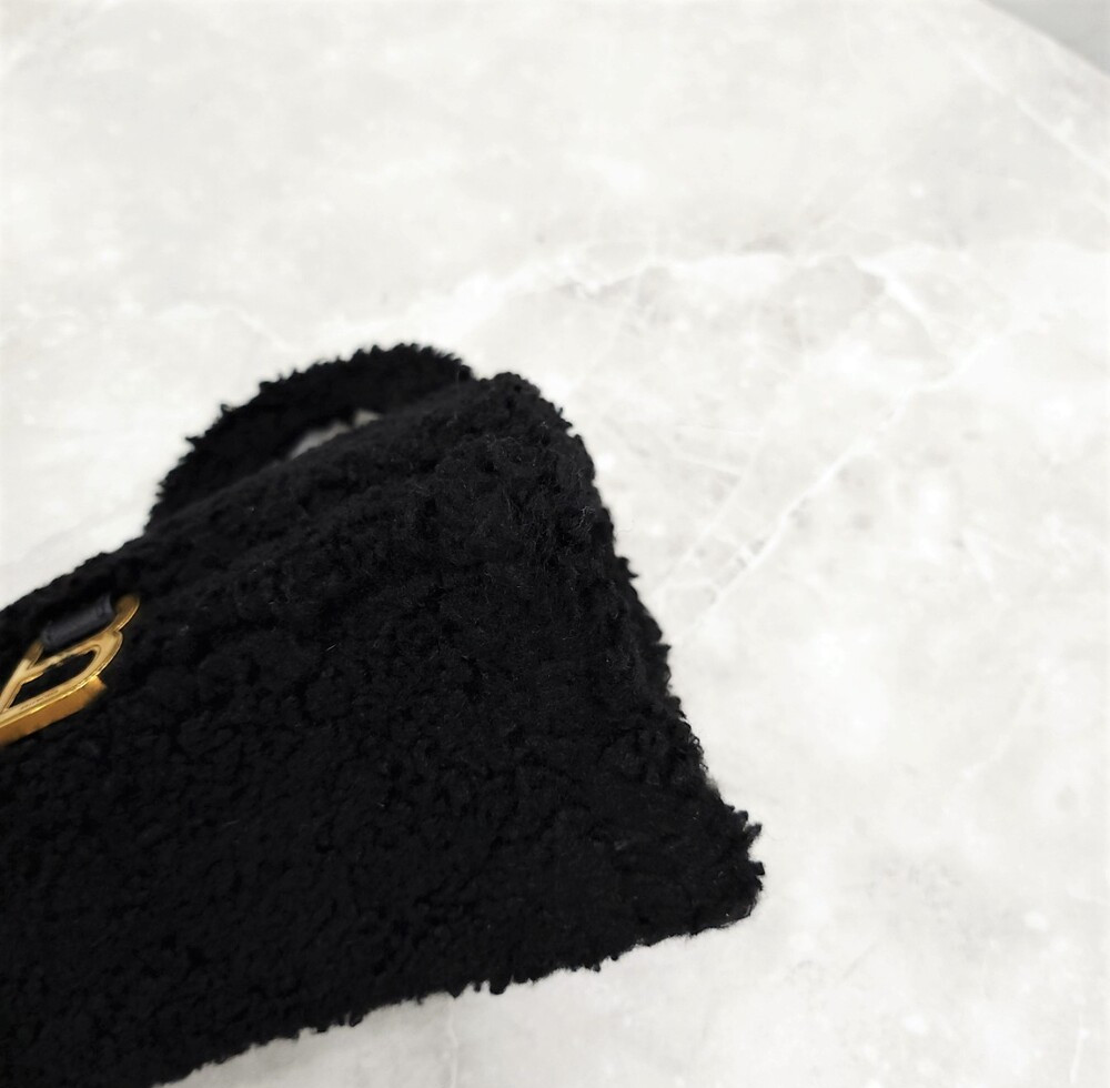 [럭스유] 발렌시아가 아워글래스 시어링 블랙 토트 숄더백 676365