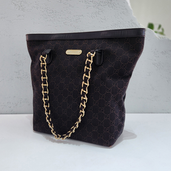 구찌 GG 로고 자가드 금장 체인 바겟 숄더백 196750