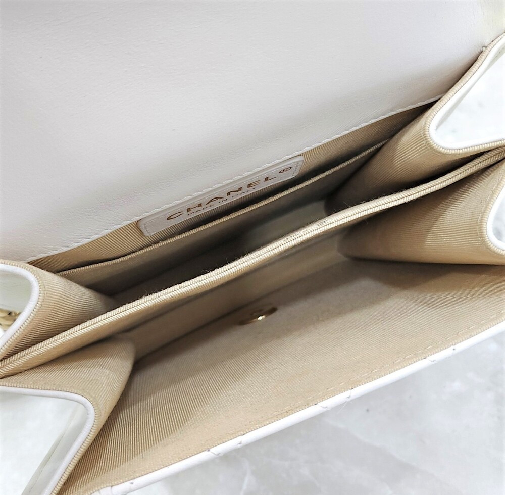 [럭스유] 샤넬 화이트 보이 샤넬 플랩백 금장 27번대 AS0130