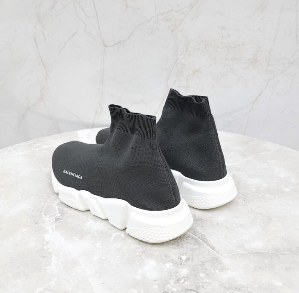 [럭스유] (새상품) 41 / 발렌시아가 스피드러너 스니커즈 다크그레이