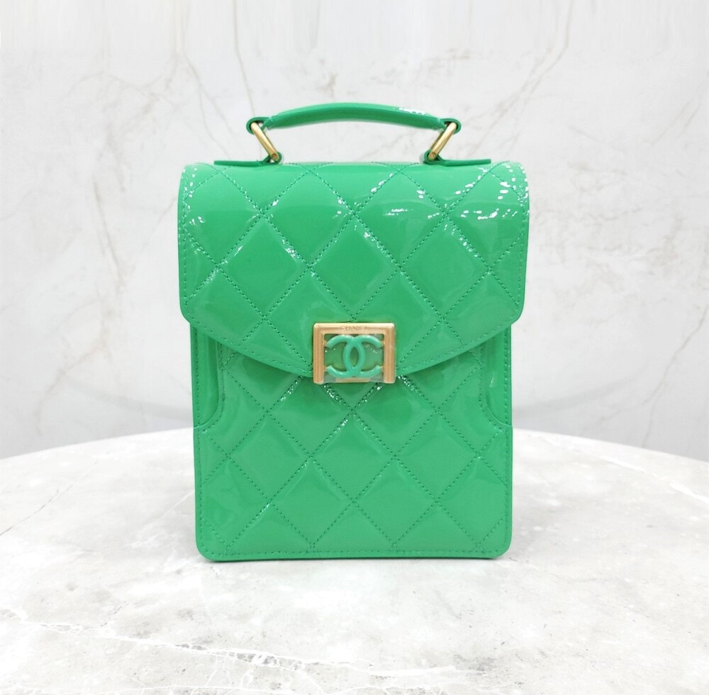 [럭스유] (새상품) 샤넬 그린 페이던트 스몰 플랩백 AS4180