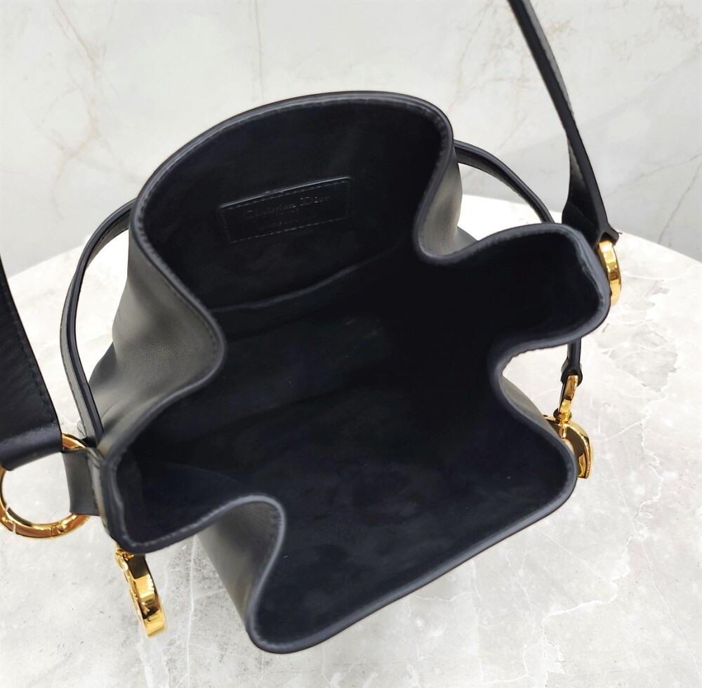 [럭스유] 디올 쎄 디올 블랙 CD 미디엄 백 M2271UBHA_M900