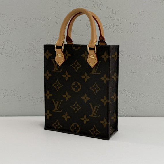 루이비통 쁘띠 삭 플라 토트백 23년 내장칩 M81295