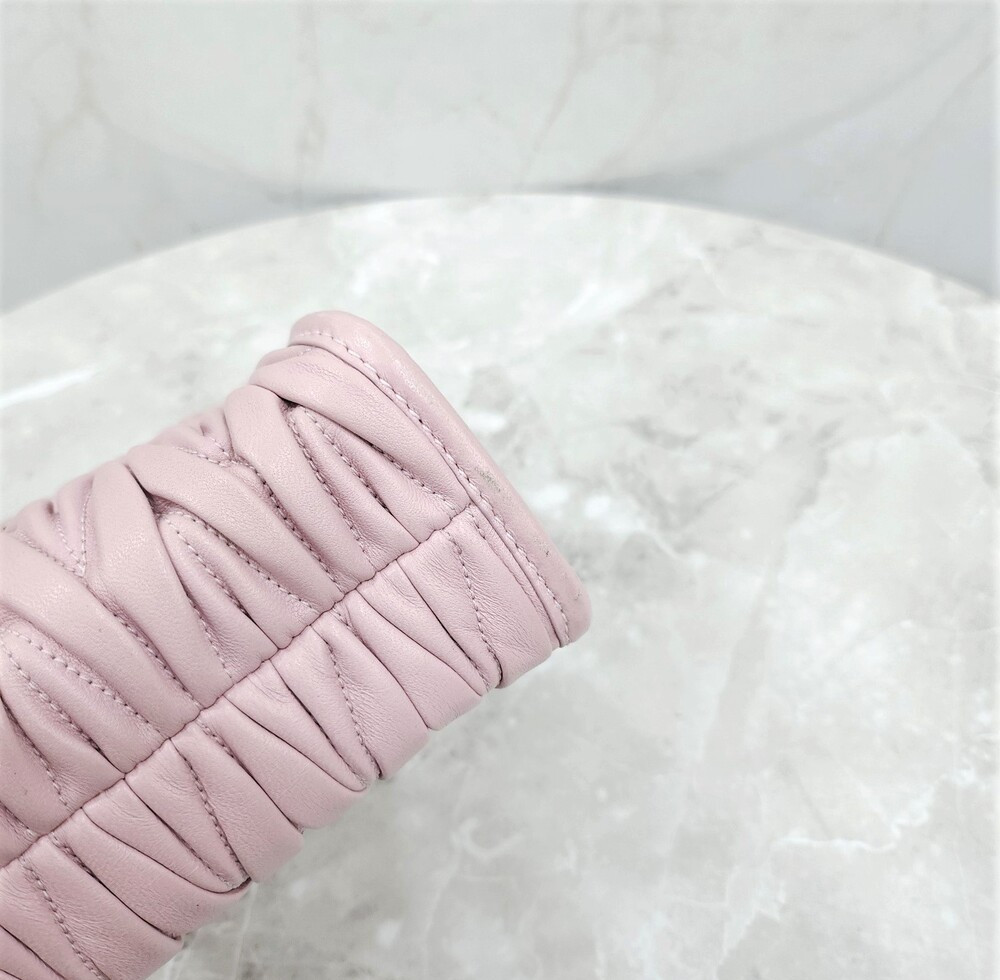 [럭스유] 미우미우 핑크 마테라쎄 나파가죽 토트 숄더백 5BG263