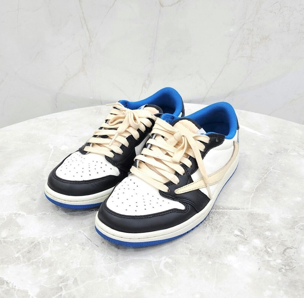 [럭스유] 250 / 나이키 X 프라그먼트 조던1 스캇 로우 스니커즈