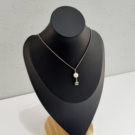 샤넬 CC로고 진주 장식 목걸이