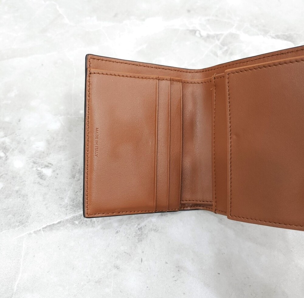 [럭스유] 셀린느 스몰 트리옹프 플랩 지갑 10D783BZG