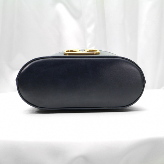 Valentino(발렌티노) VW0P0T83HPF 블랙 레더 금장 로고 버킷 숄더백