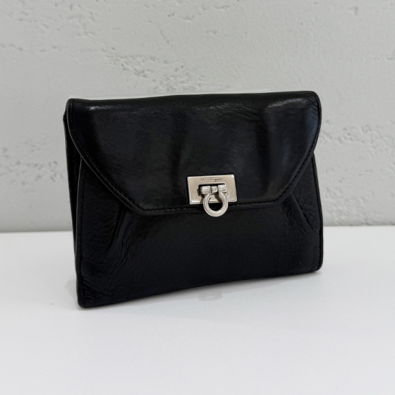 페레가모 은장 간치니 반지갑