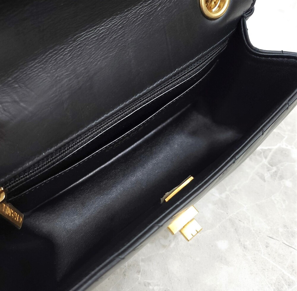 [럭스유] 샤넬 2.55 빈티지 미니 쉐브론 블랙 금장 신형내장칩