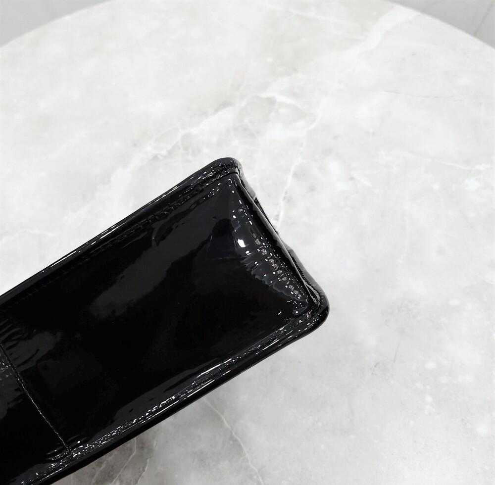 [럭스유] 샤넬 블랙 페이던트 플랩백 신형내장칩 AS4036