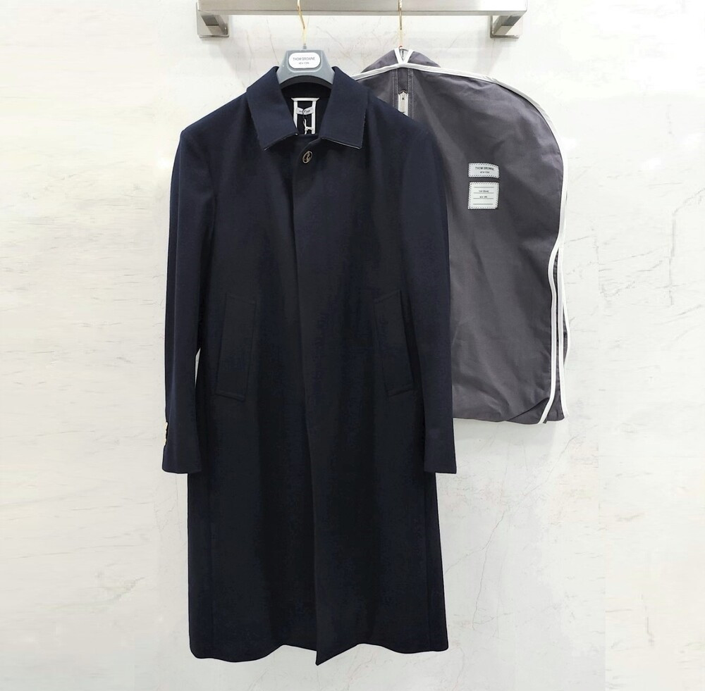 [럭스유] (새상품) 1 / 톰브라운 싱글 브레스티드 삼선 울 코트 MOU559A