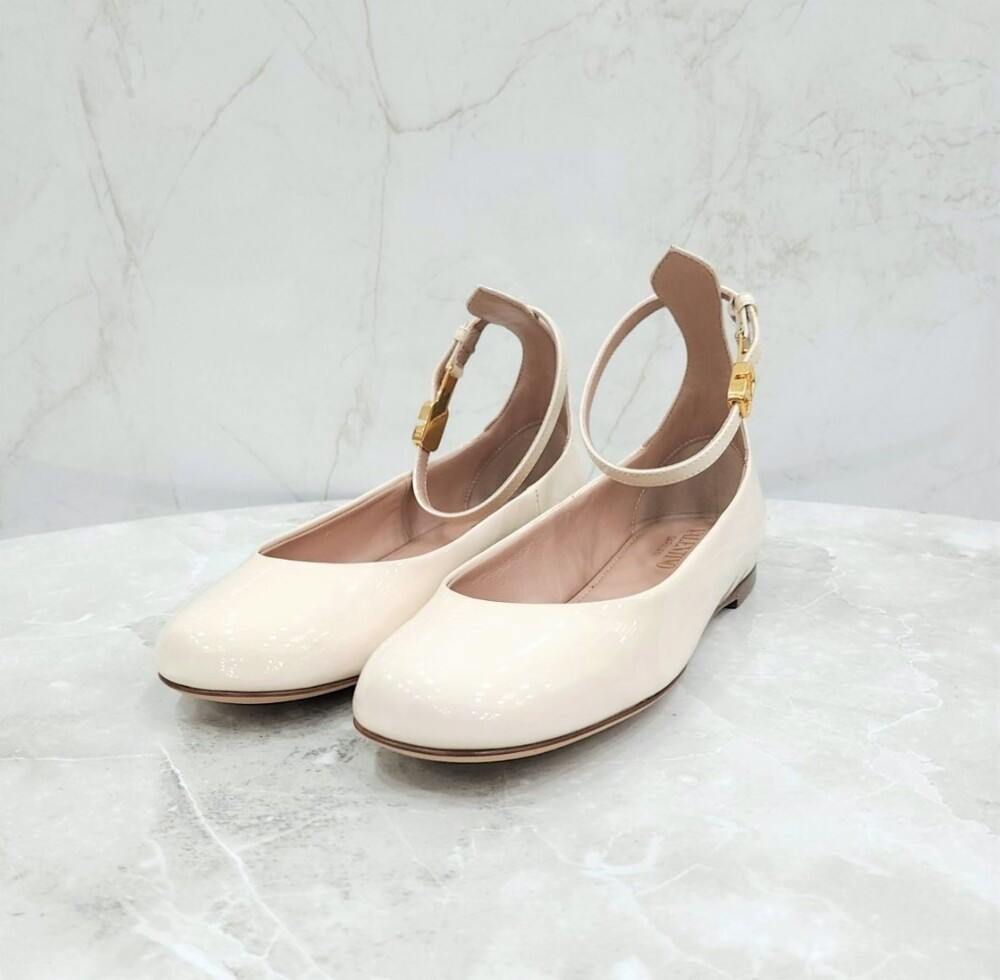 [럭스유] (새상품) 36 / 발렌티노 가라바니 에나멜 플랫 슈즈