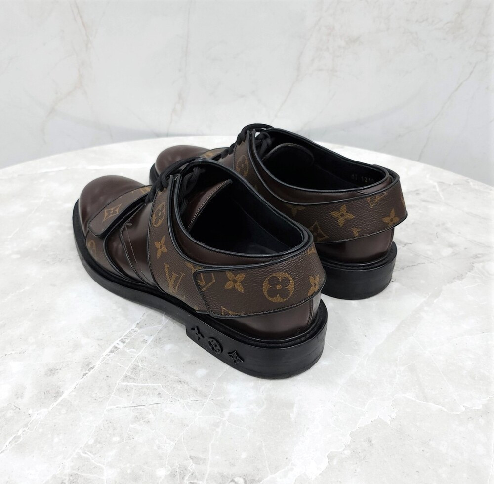 [럭스유] 8 / 루이비통 모노그램 스트랩 LV 더비 슈즈 1A8JKB