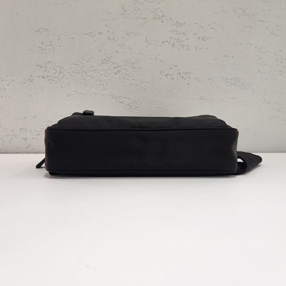 프라다 리나일론 벨트 슬링백 2VL977