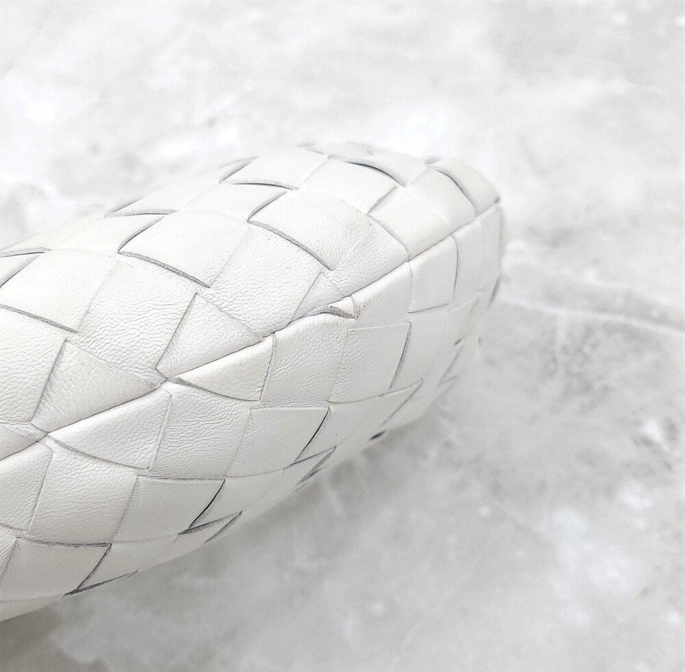 [럭스유] 보테가베네타 화이트 인트레치아토 미니 조디 호보백 651876