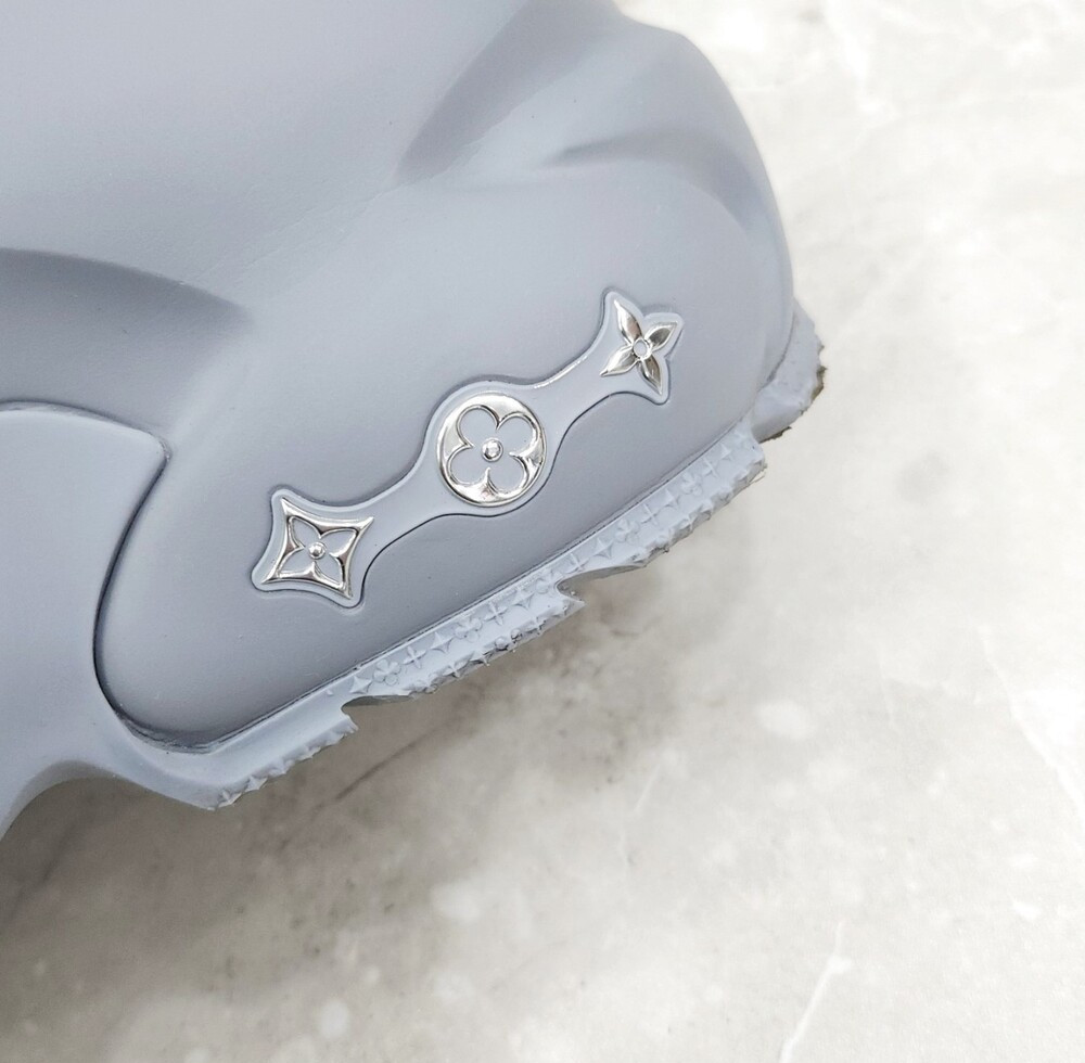 [럭스유] 5 / 루이비통 LV 샤크 클로그 그레이 1ACEXK