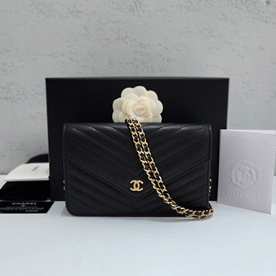 샤넬 쉐브론 WOC 미니 크로스배 26번대 A84350