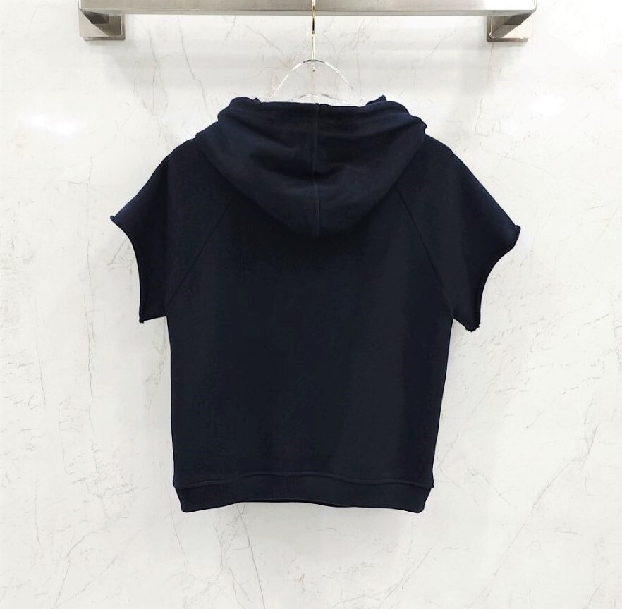 [럭스유] 36 / 디올 숏 슬리브리스 후드 스웨트셔츠 423S25A4117