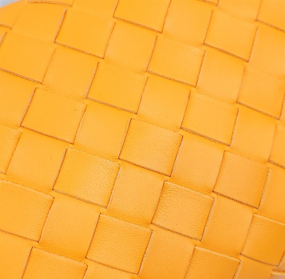 [럭스유] 보테가베네타 스몰 루프 카메라백