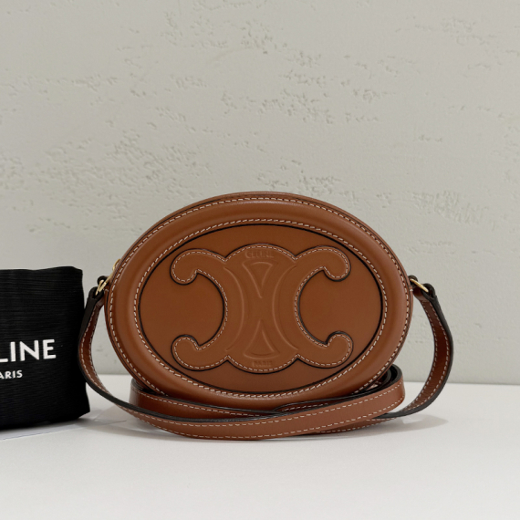 셀린느 트리옹프 오벌 펄스 미니 크로스백 10I703DPQ