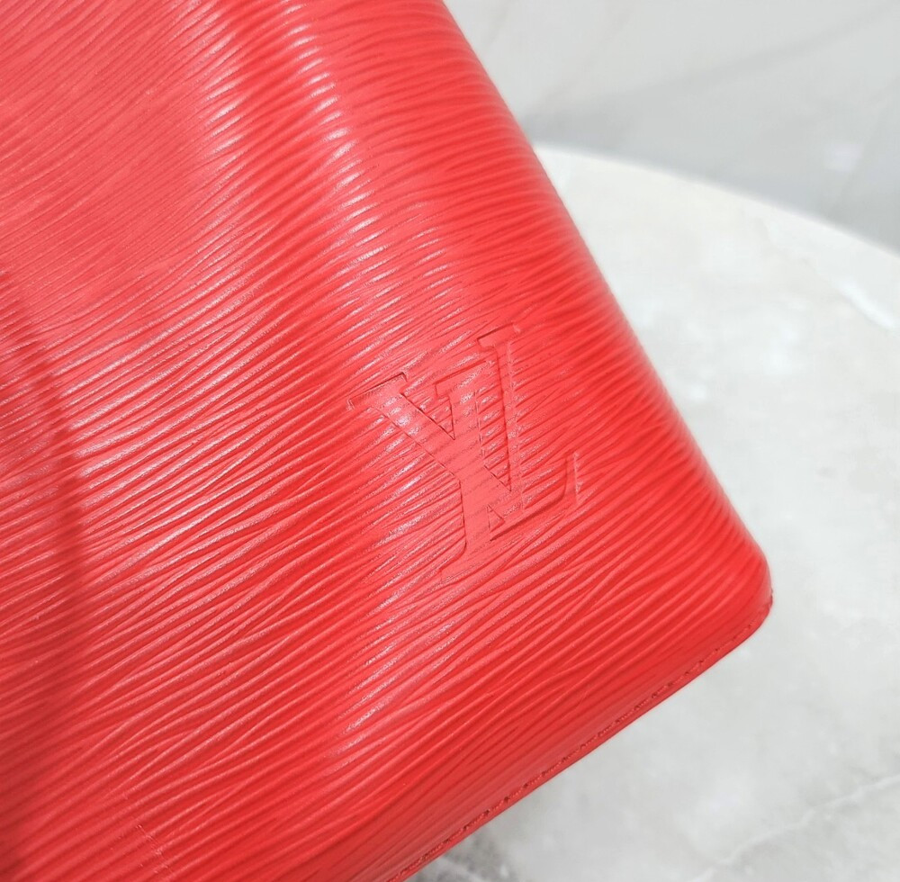 [럭스유] 루이비통 LV 에피 네오노에 버킷백