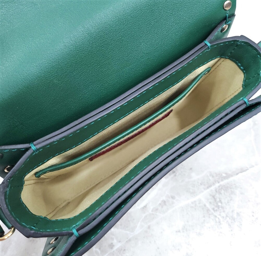 [럭스유] 발렌티노 그린 락스터드 크로스백