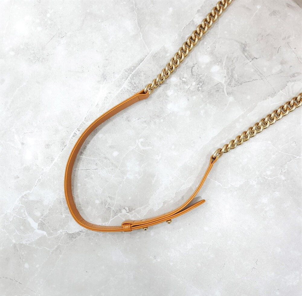 [럭스유] 샤넬 보이백 플랩백 미듐 램스킨 금장 23번대 A67086