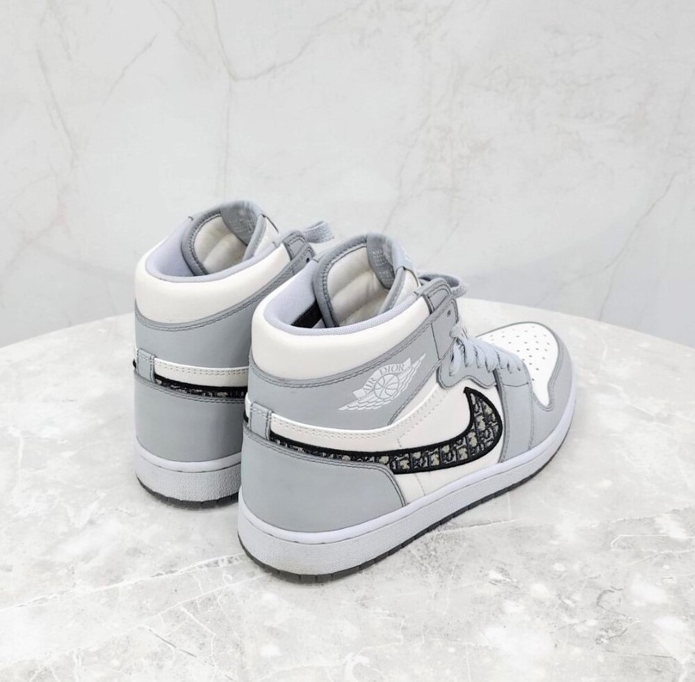 [럭스유] 265 / 디올 X 나이키 에어조던1 하이 OG