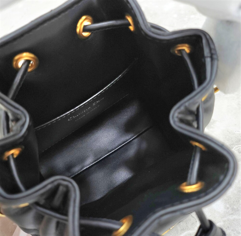 [럭스유] (새상품) 디올 카로 나노 버킷백 블랙 매크로 까나쥬 S5250UNOZ