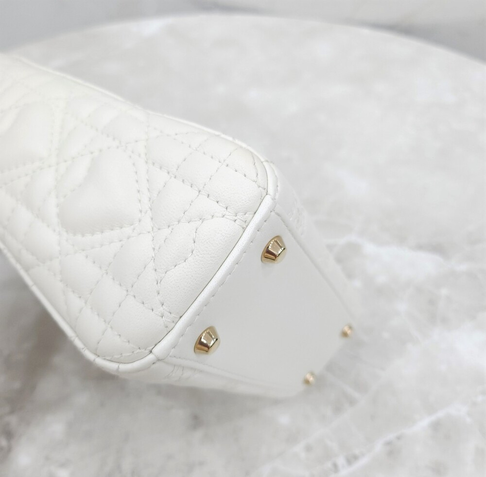 [럭스유] 디올 레이디디올 미니 백 라떼 까나쥬